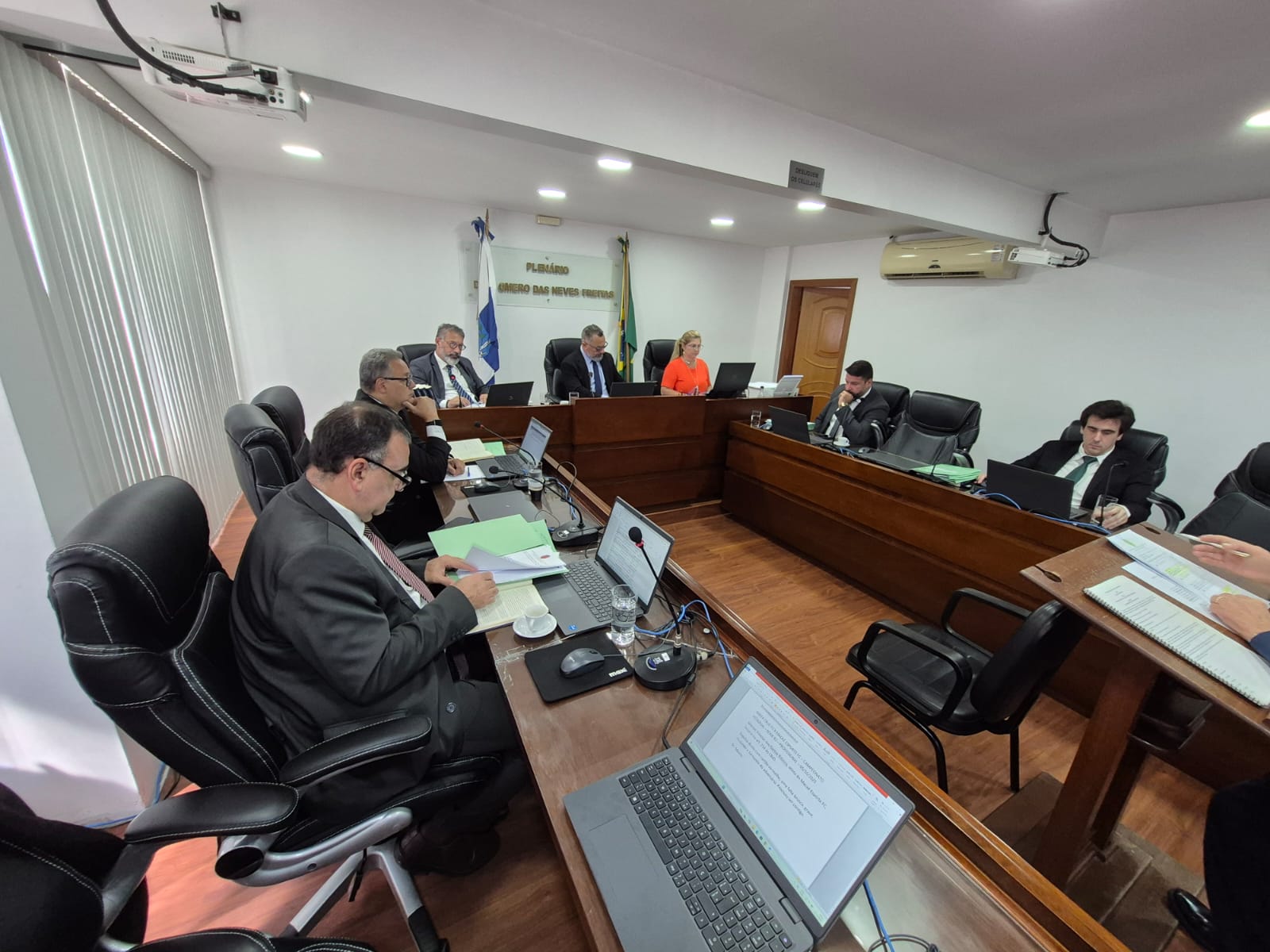 Roupeiro do Serra Macaense é inocentado por invasão de campo