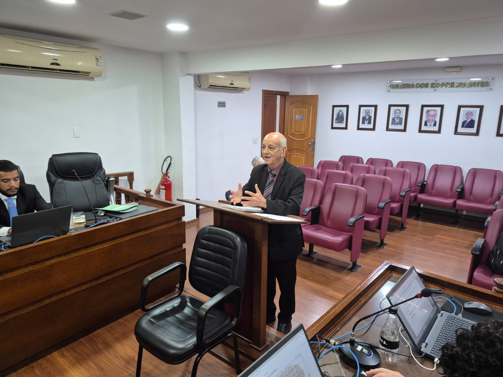 Jogador do America é inocentado em partida que o preparador físico adversário recebe um jogo de suspensão