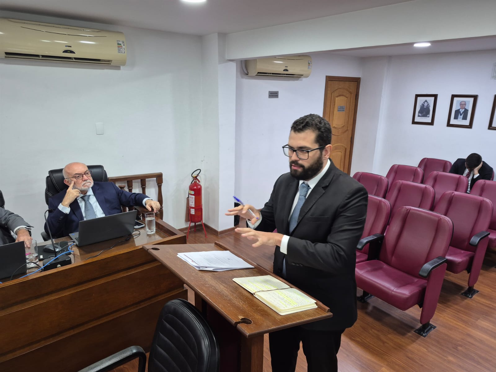 Coordenador do Fluminense segue suspenso mesmo após julgamento do Pleno