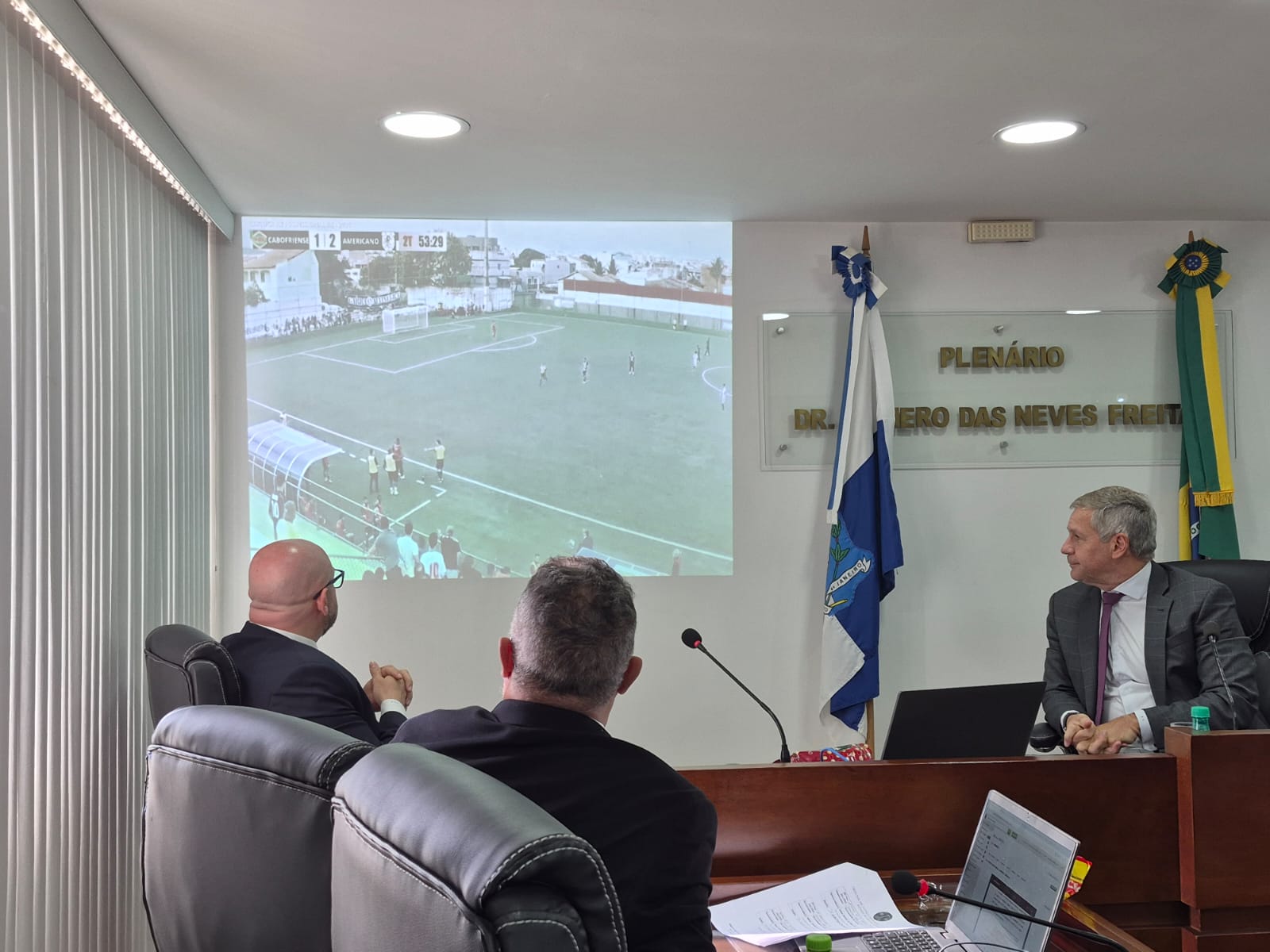 Auxiliar técnico do Americano é apenas advertido após defesa usar prova de vídeo