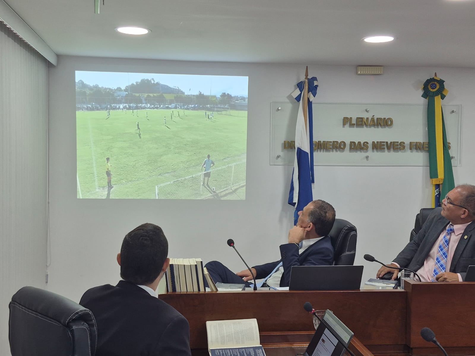 Prova de vídeo ajuda na absolvição de goleira do Fla após expulsão em clássico contra o Vasco pelo Carioca Sub-17 Feminino